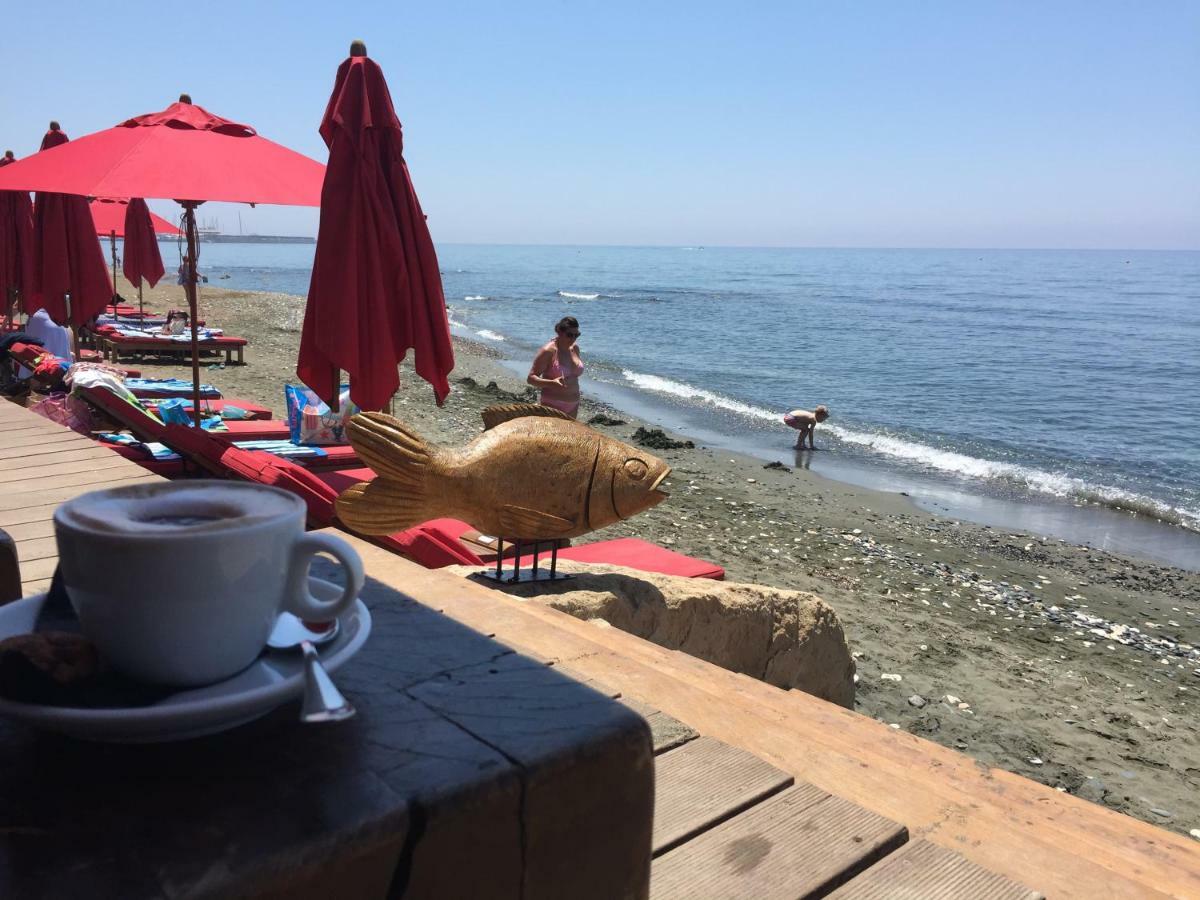 Modern Seaview Beach Studio Лимасол Екстериор снимка