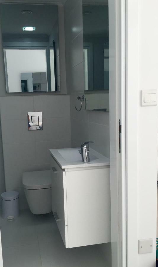 Modern Seaview Beach Studio Лимасол Екстериор снимка
