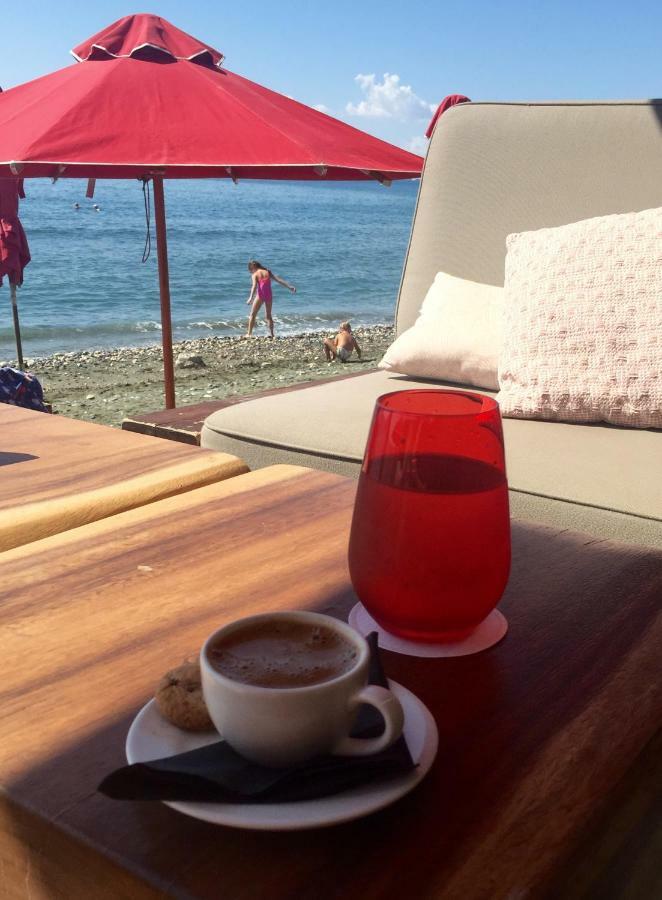 Modern Seaview Beach Studio Лимасол Екстериор снимка