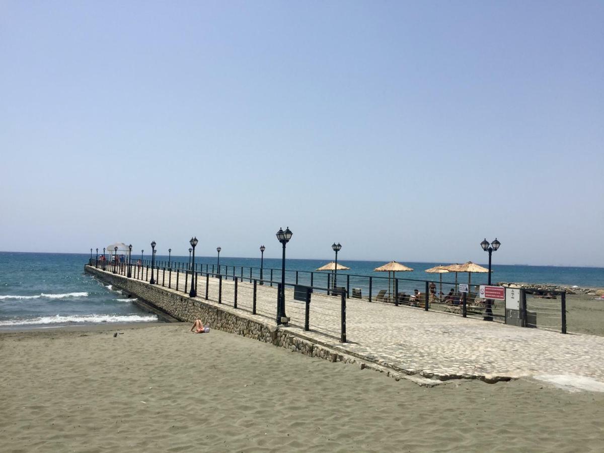 Modern Seaview Beach Studio Лимасол Екстериор снимка